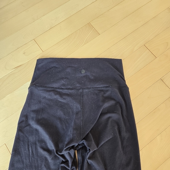 Lululemon Black Cropped Size 4 - Picture 5 of 5